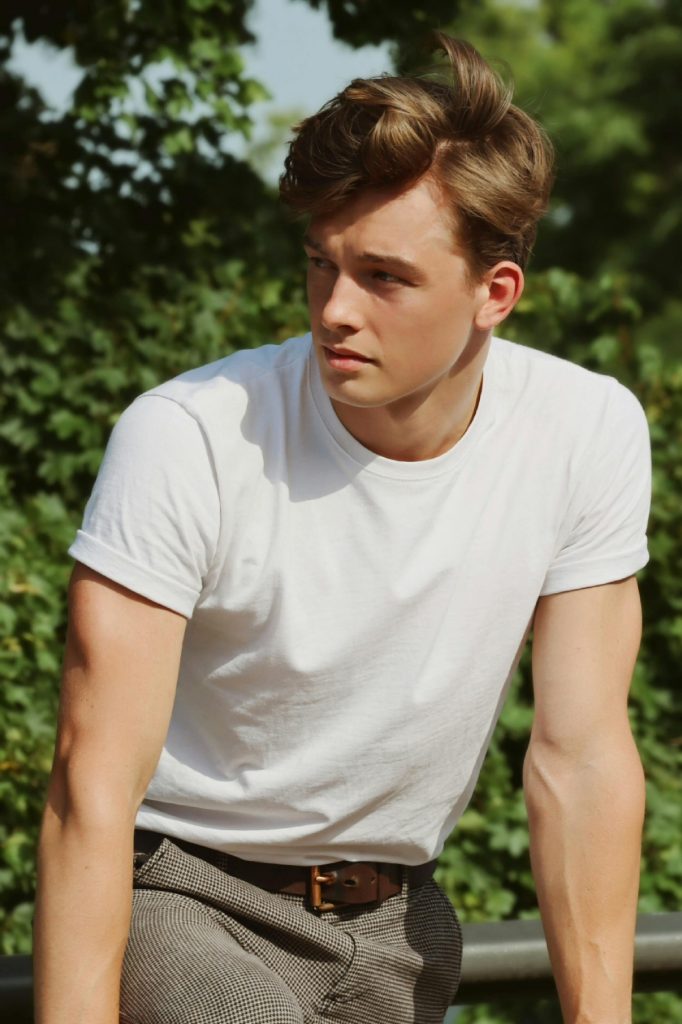 T-shirt >